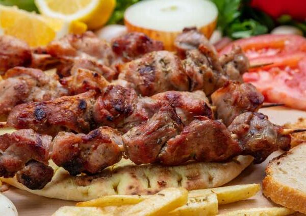 Διονύσης Σουβλάκι Γύρος Πίτα