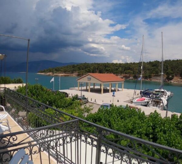 Seamore Pension στο Γαλαξίδι-Διαμονή με άνεση και θέα στη Φωκίδα